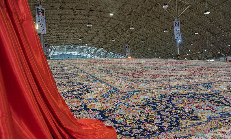بزرگترین فرش دستباف جهان به نام ایران ثبت شد