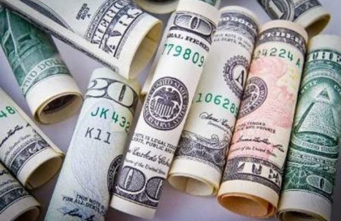 دلار در صرافی‌های بانکی ۲۲ هزار و ۷۵۰ تومان 