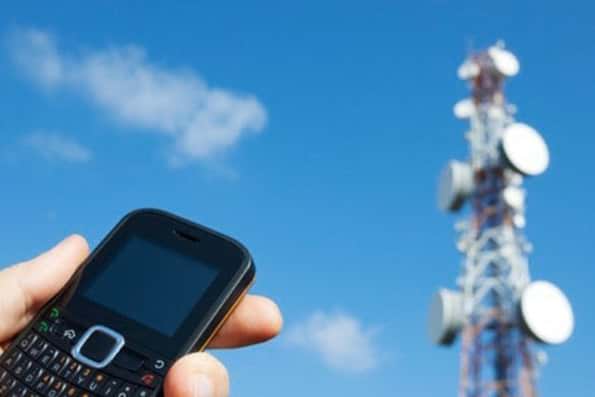صدا و سیما فرکانس توسعه شبکه تلفن همراه را قفل کرده است