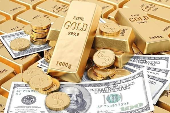 افزایش قیمت سکه و ارز همزمان با کاهش بهای جهانی طلا