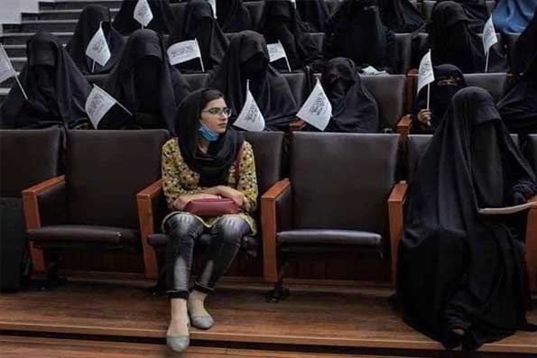 برقع، برای زنان افغان اجباری شد
