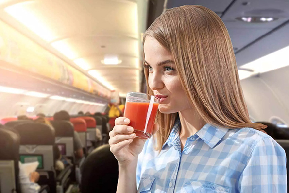 چرا آب گوجه ‌فرنگی در پروازها، بیشترطالب دارد؟ 
